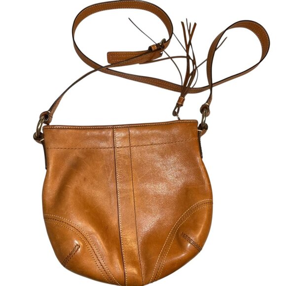 Coach Handbags - vintage coach british tan leather cross body bag purse 8.5x8